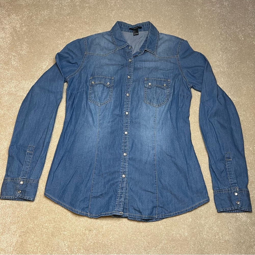 Forever 21 Blue Fitted Button Down Shirt